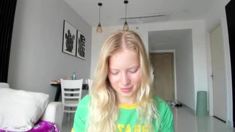 Snapshot of e___lisa chatting on 13, 2, 2025 fansly - yourbestbaby online show from 13, 2, 2025