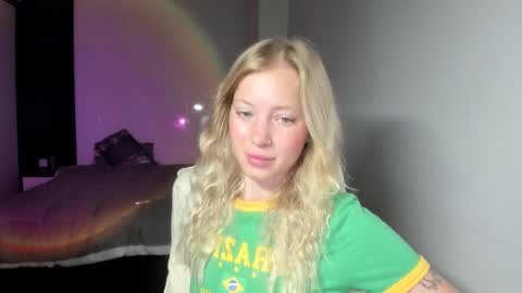 Snapshot of e___lisa chatting on 17, 2, 2025 fansly - yourbestbaby online show from 17, 2, 2025