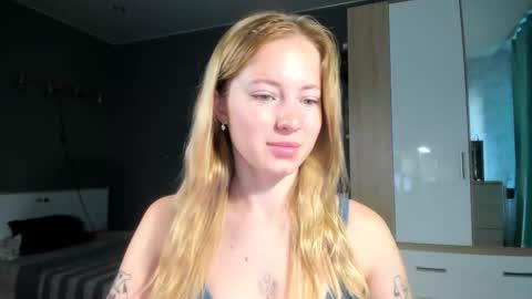 Snapshot of e___lisa chatting on 13, 9, 2025 fansly - yourbestbaby online show from 13, 9, 2025