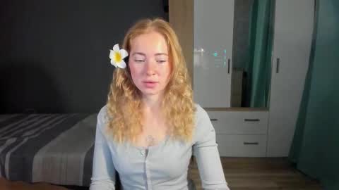 Snapshot of e___lisa chatting on 22, 9, 2025 fansly - yourbestbaby online show from 22, 9, 2025