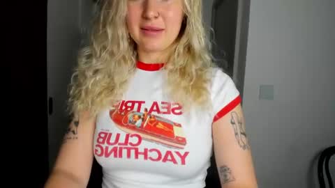 Snapshot of e___lisa chatting on 2, 7, 2026 fansly - yourbestbaby online show from 2, 7, 2026