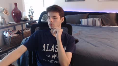 Snapshot of ealexk chatting on 8, 10, 2025 Alex online show from 8, 10, 2025