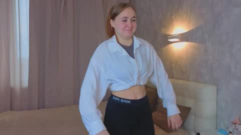 Snapshot of earliesterns chatting on 5, 10, 2025 Zoe online show from 5, 10, 2025