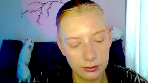 Lily online show from 18, 4, 2026