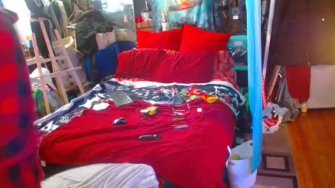 eastbayboy57 online show from 15, 12, 2025