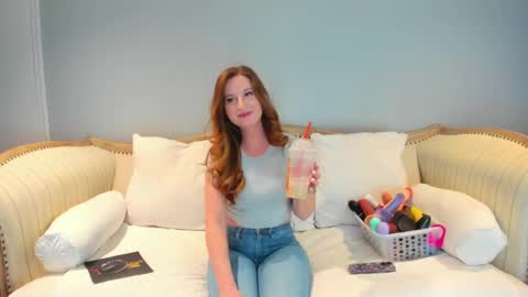 Snapshot of eatmygingersnapps chatting on 10, 2, 2025 Allison online show from 10, 2, 2025