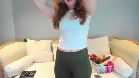 Snapshot of eatmygingersnapps chatting on 10, 3, 2025 Allison online show from 10, 3, 2025
