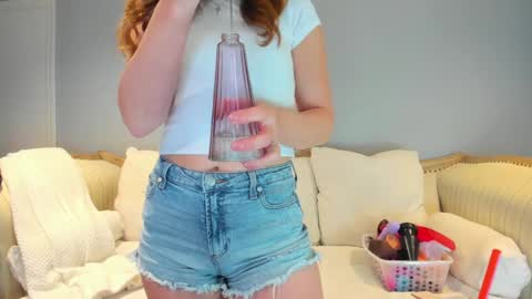 Snapshot of eatmygingersnapps chatting on 7, 10, 2025 Allison online show from 7, 10, 2025
