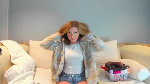 Snapshot of eatmygingersnapps chatting on 14, 10, 2025 Allison online show from 14, 10, 2025