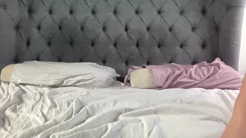 Nadia Ferreira  online show from 7, 1, 2025