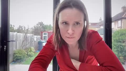 Nadia Ferreira  online show from 12, 2, 2025