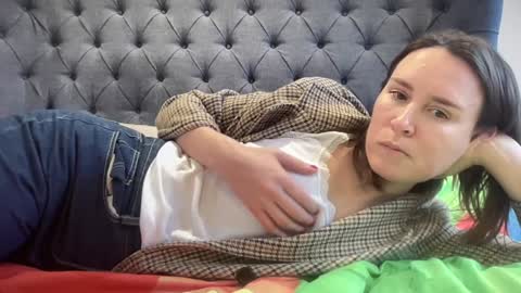 Nadia Ferreira  online show from 9, 1, 2026