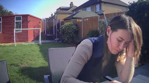 Nadia Ferreira  online show from 3, 3, 2026