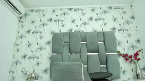 ebanolily online show from 18, 2, 2026