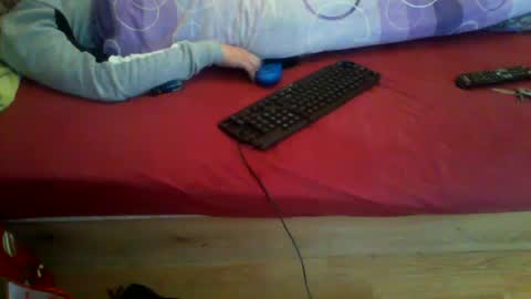 shy yoong cross online show from 24, 12, 2024