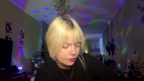 Snapshot of ebonidorset chatting on 12, 7, 2026 Luna online show from 12, 7, 2026