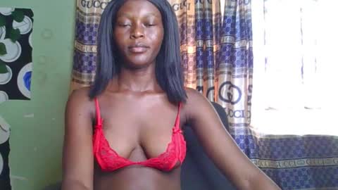 Snapshot of ebony_dark_melaninqueen chatting on 4, 11, 2025 vicky online show from 4, 11, 2025
