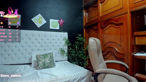 ebony_katterin online show from 4, 4, 2026