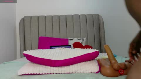 ebony_pearl69 online show from 24, 4, 2026
