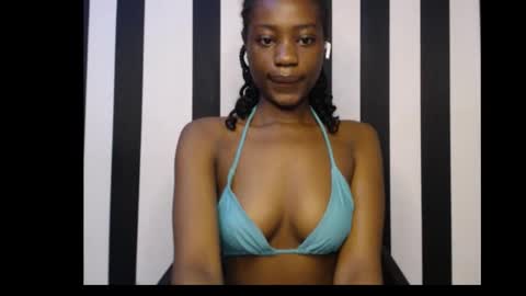 Snapshot of ebony_petitequeen chatting on 21, 9, 2025 Ella online show from 21, 9, 2025