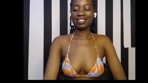 Snapshot of ebony_petitequeen chatting on 23, 9, 2025 Ella online show from 23, 9, 2025