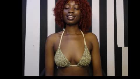 Snapshot of ebony_petitequeen chatting on 26, 9, 2025 Ella online show from 26, 9, 2025