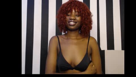 Snapshot of ebony_petitequeen chatting on 2, 10, 2025 Ella online show from 2, 10, 2025
