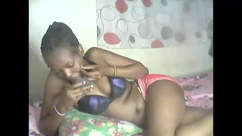 Snapshot of ebony_phoenix12 chatting on 18, 11, 2025 ebony_phoenix12 online show from 18, 11, 2025