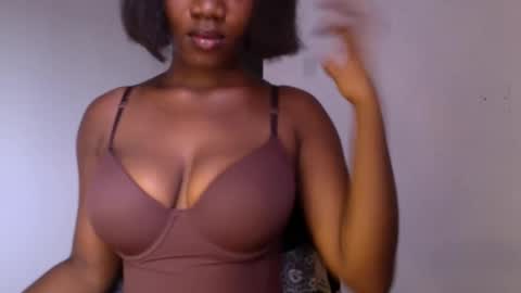 delilah online show from 28, 3, 2026
