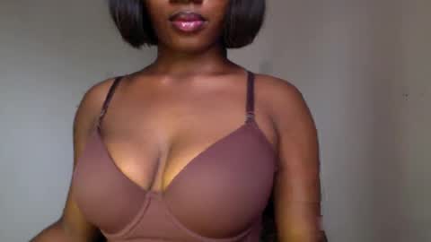 delilah online show from 18, 4, 2026