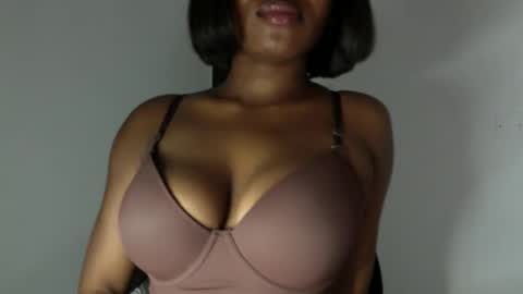delilah online show from 18, 4, 2026