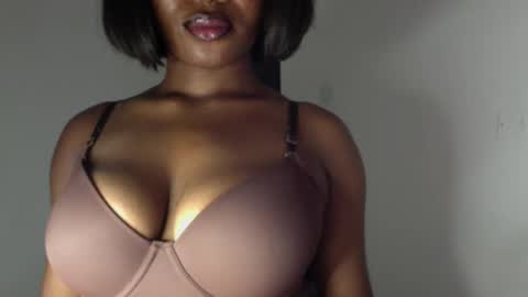 delilah online show from 25, 4, 2026