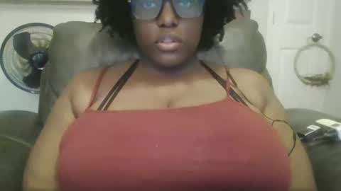 Snapshot of ebonybigtitqueen1 chatting on 9, 10, 2025 ebonybigtitqueen1 online show from 9, 10, 2025