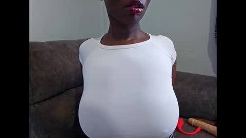 Ebony Melanie online show from 3, 11, 2025