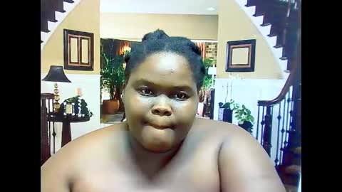 ebonyhotbuns4u2luv online show from 8, 3, 2025