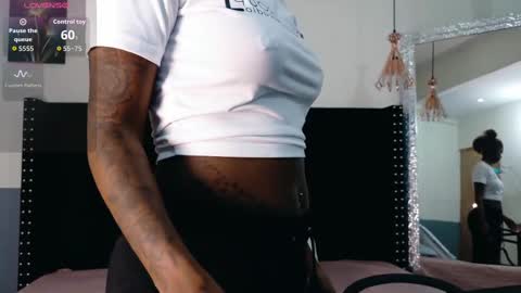 Snapshot of ebonyndsavage chatting on 23, 11, 2025 ebonyndsavage online show from 23, 11, 2025