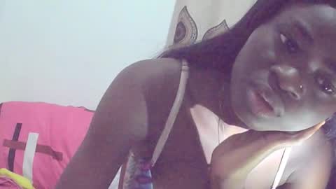 Snapshot of ebonypetiti chatting on 30, 9, 2025 queen online show from 30, 9, 2025