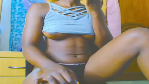 Snapshot of ebonysmilz88 chatting on 18, 5, 2026 ebonysmilz88 online show from 18, 5, 2026