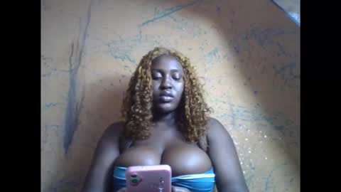 Snapshot of ebonyvd chatting on 5, 2, 2026 ebonyvd online show from 5, 2, 2026