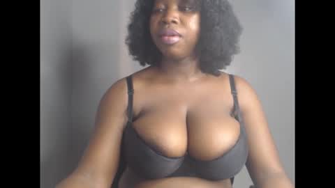 Snapshot of ebonyx_dripqueen chatting on 25, 11, 2025 Loveth online show from 25, 11, 2025