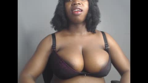 Snapshot of ebonyx_dripqueen chatting on 4, 12, 2025 Loveth online show from 4, 12, 2025