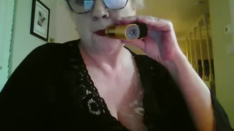 Snapshot of eclecticblue chatting on 18, 12, 2025 eclecticblue online show from 18, 12, 2025