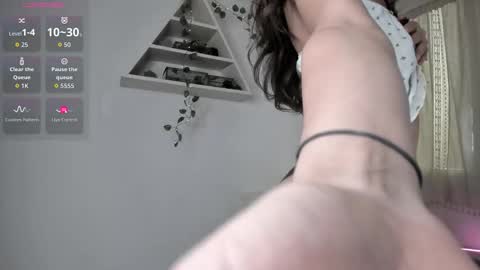 Snapshot of eden_heaven chatting on 8, 10, 2025 Eden Heaven online show from 8, 10, 2025