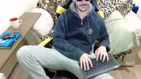 Snapshot of eduardobrain7 chatting on 11, 10, 2025 eduardobrain7 online show from 11, 10, 2025