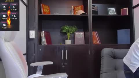 Edward Ross online show from 4, 3, 2025