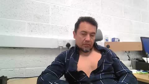 Snapshot of edwill13 chatting on 21, 4, 2026 EdM online show from 21, 4, 2026