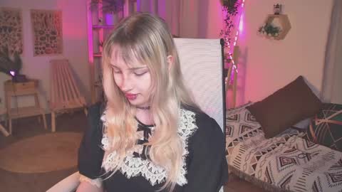 EVA NON NUDE online show from 1, 4, 2026