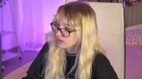 EVA NON NUDE online show from 7, 5, 2026