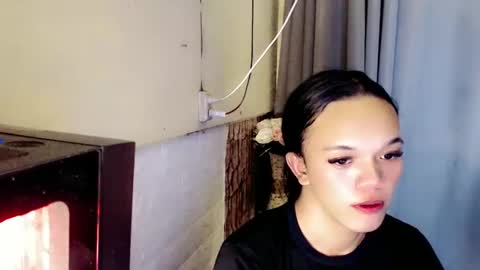 Snapshot of eeykamaliit chatting on 4, 12, 2024 Pia online show from 4, 12, 2024