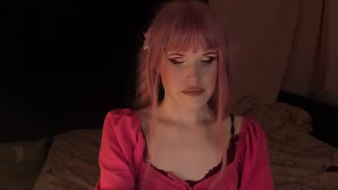 Snapshot of effiemur chatting on 7, 1, 2025 Effie Mur online show from 7, 1, 2025